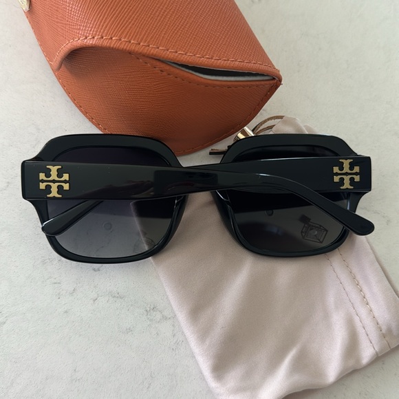 NWOT Tory Burch Square Sunglasses - Picture 5 of 5